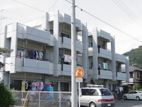 ロジュマン香貫 202